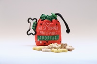 Bolsas de chuches 'El amor no se compra, pero lo puedes adoptar'